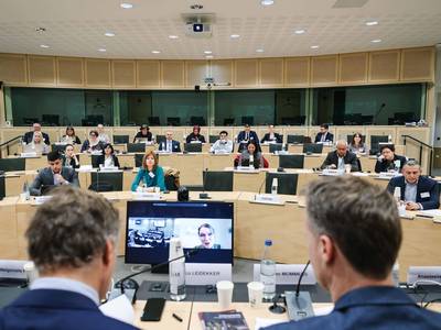 Udeleženci konference o nadzoru DPM in migracijah