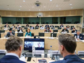 Udeleženci konference o nadzoru DPM in migracijah