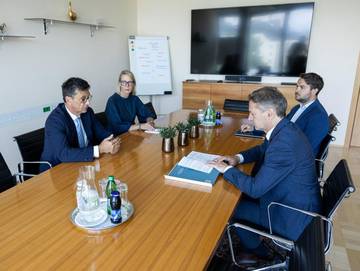 Varuh v pogovoru s predsednikom vlade