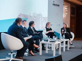 Okrogla miza na kateri je sodelovala tudi dr. Možina Zupanc